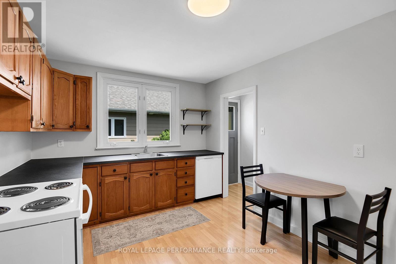 3 Bed, 2 Bath House for Rent in Ottawa – 2243 HILLARY AVENUE, Ottawa – MLS# X13530104 - Image 11