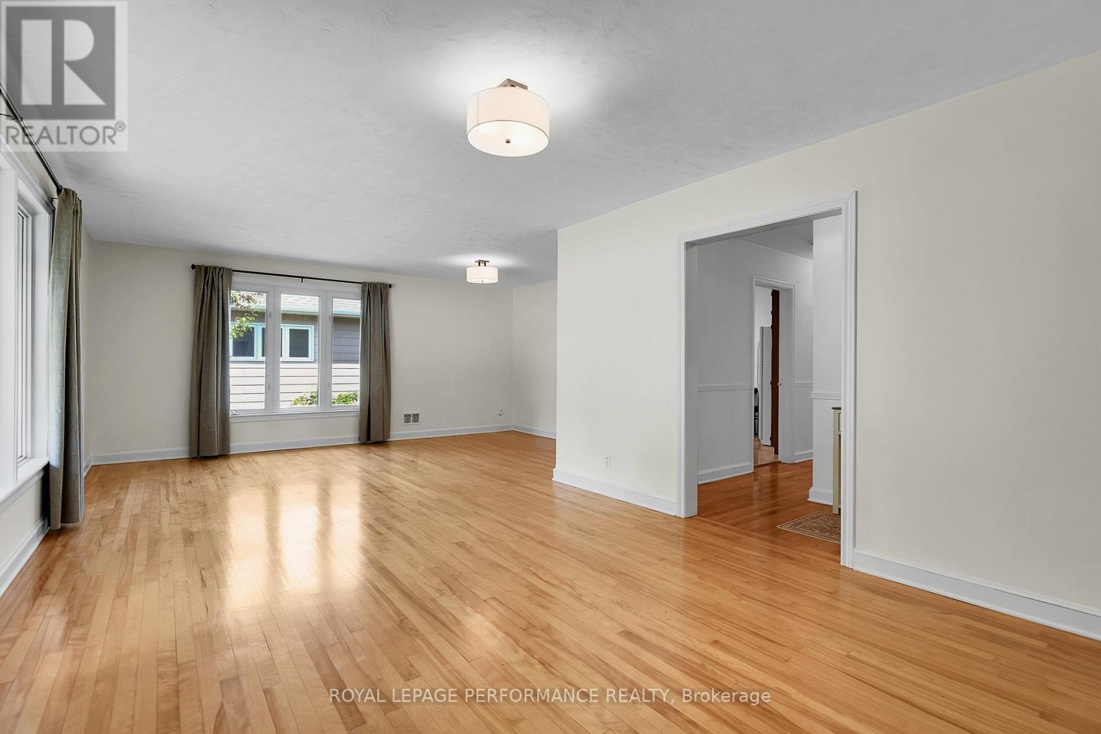 3 Bed, 2 Bath House for Rent in Ottawa – 2243 HILLARY AVENUE, Ottawa – MLS# X13530104 - Image 6