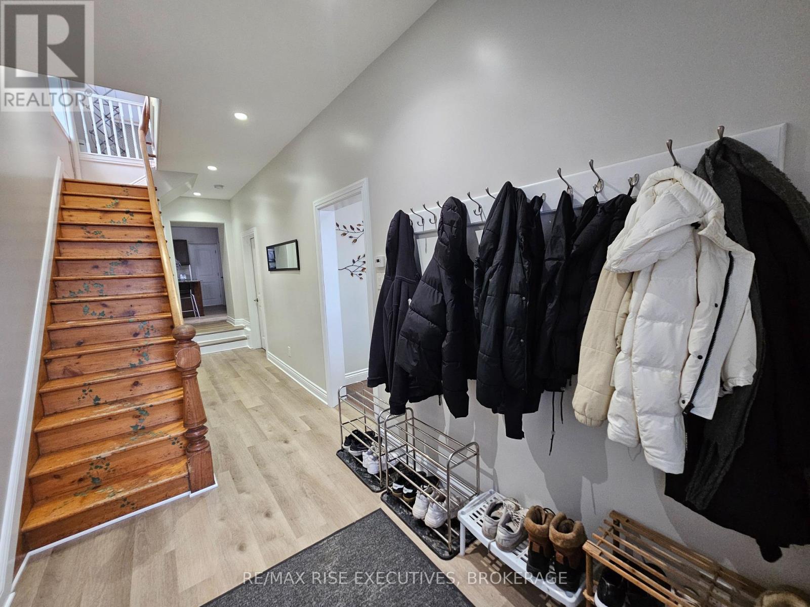 524 FRONTENAC STREET - 2