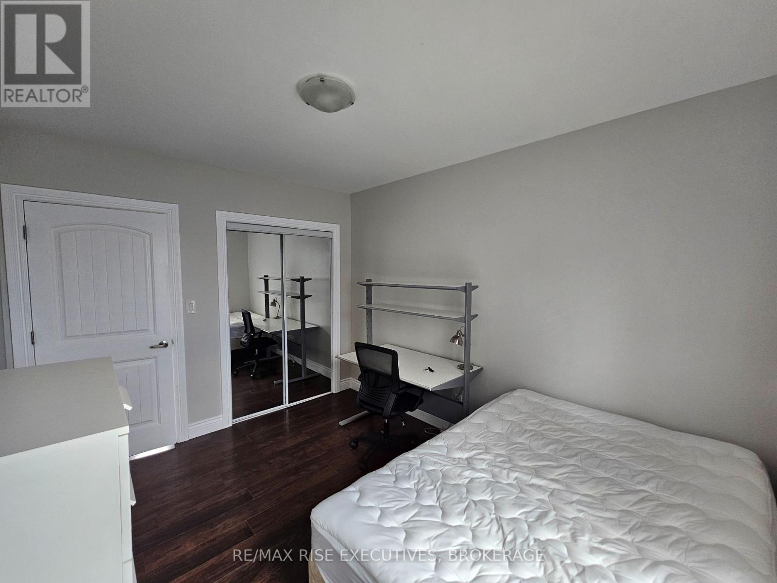524 FRONTENAC STREET - 25