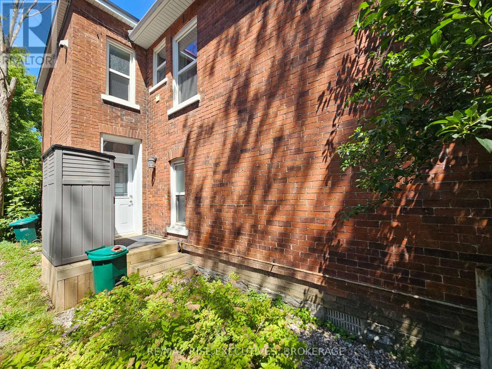 524 FRONTENAC STREET - 34