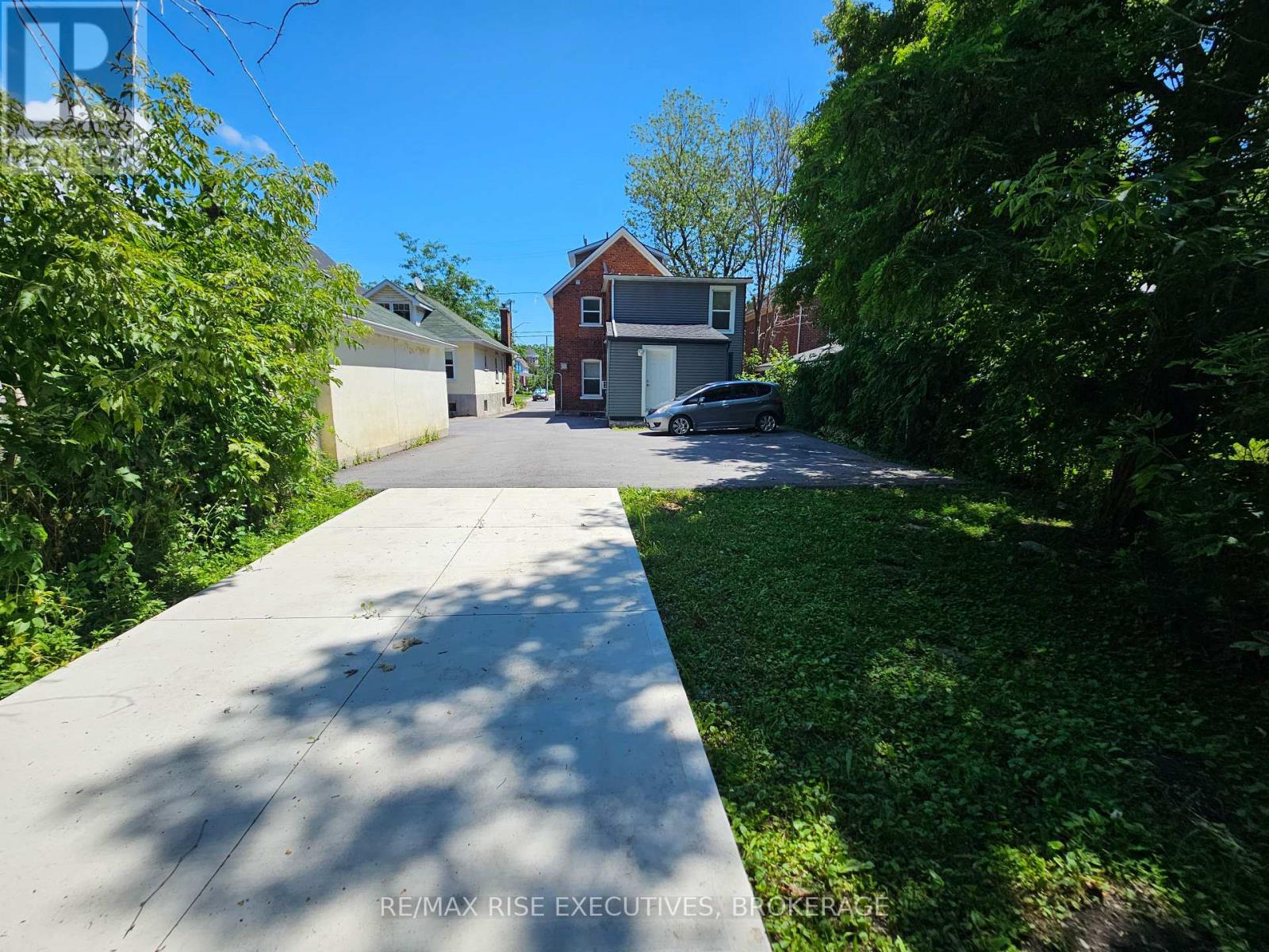 524 FRONTENAC STREET - 37