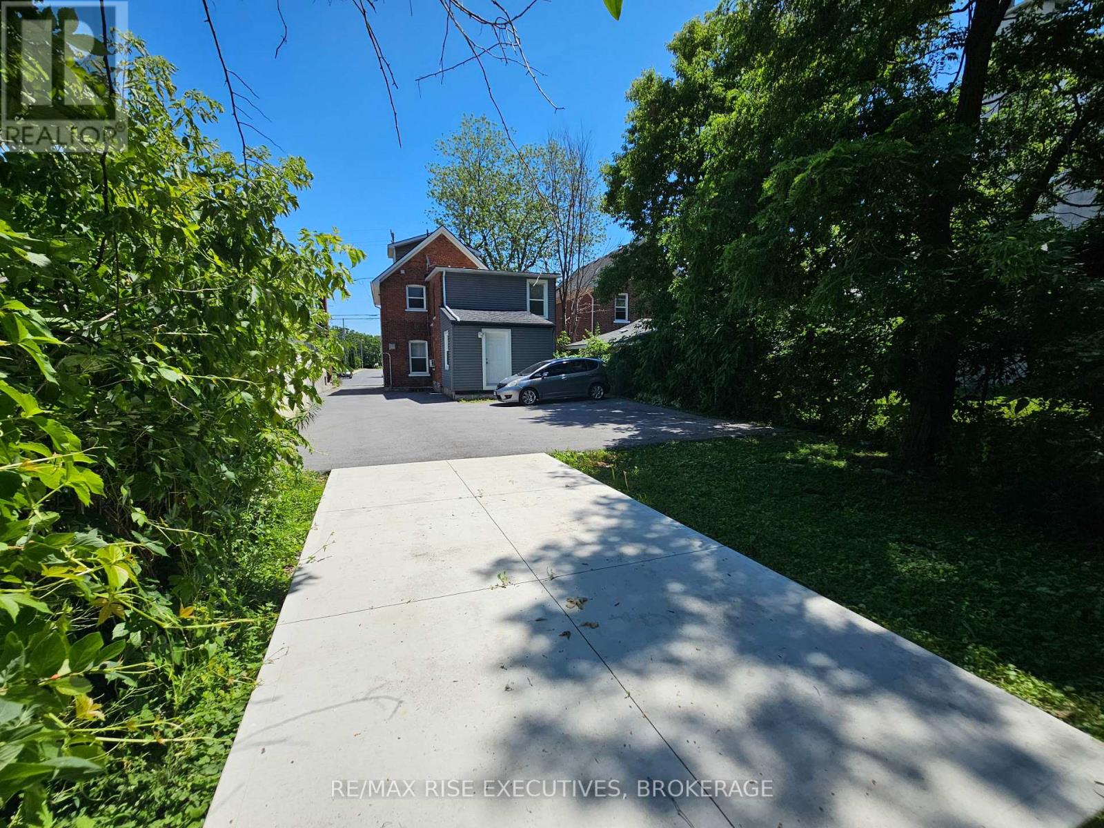524 FRONTENAC STREET - 38