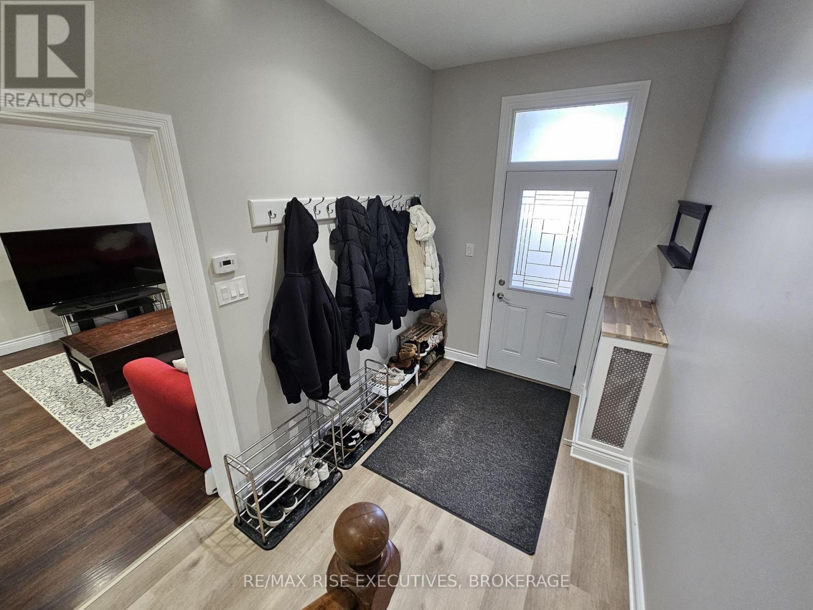 524 FRONTENAC STREET - 4