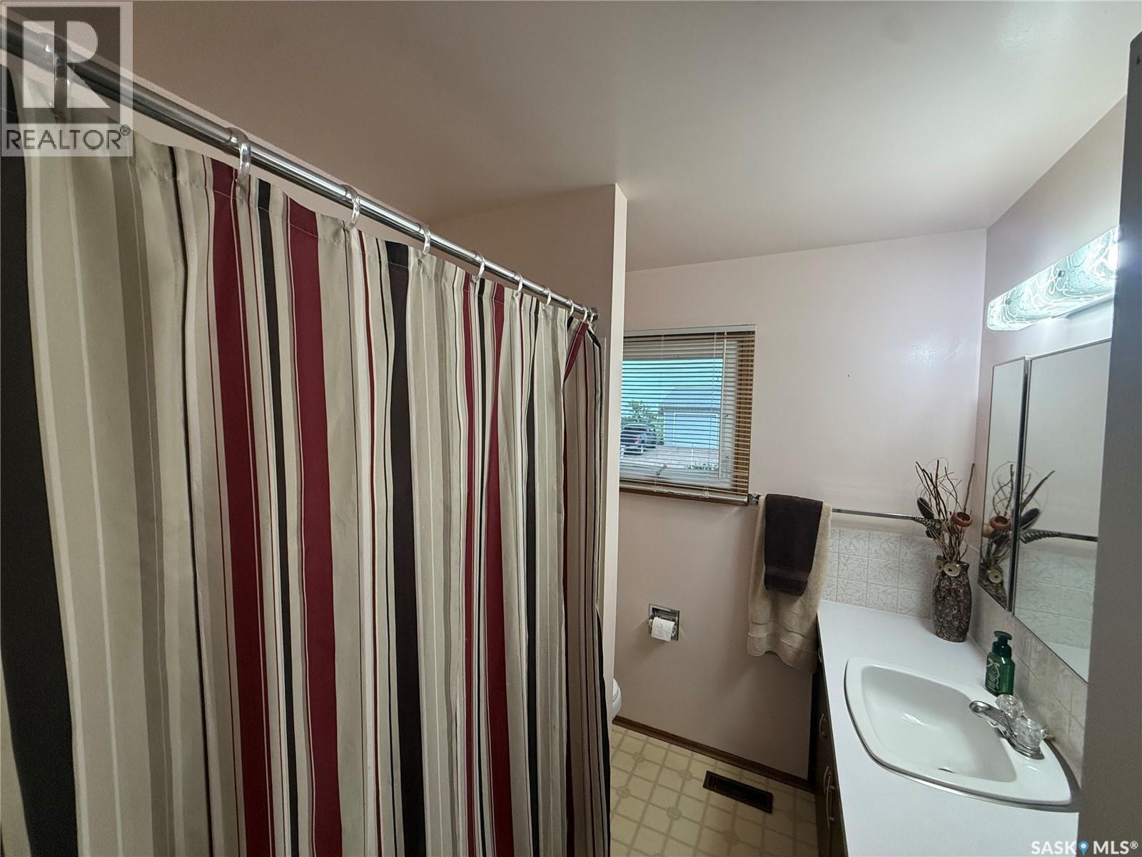 214 Brian STREET - 10