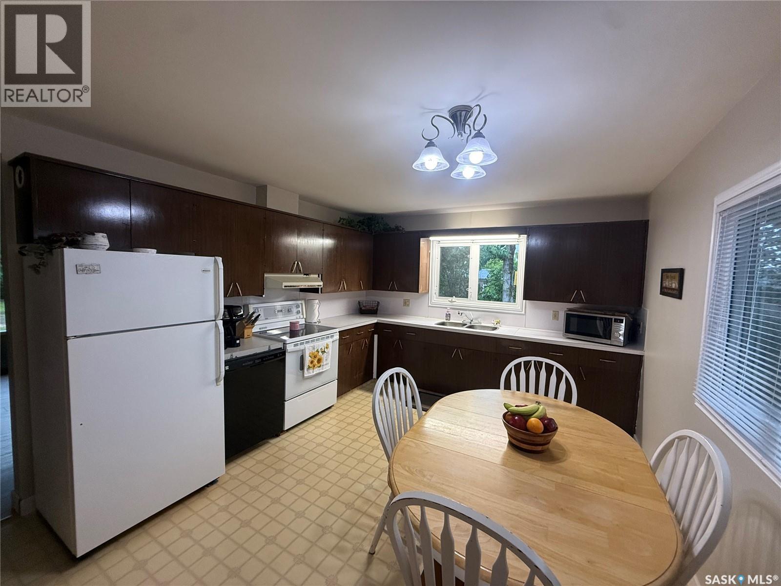 214 Brian STREET - 3