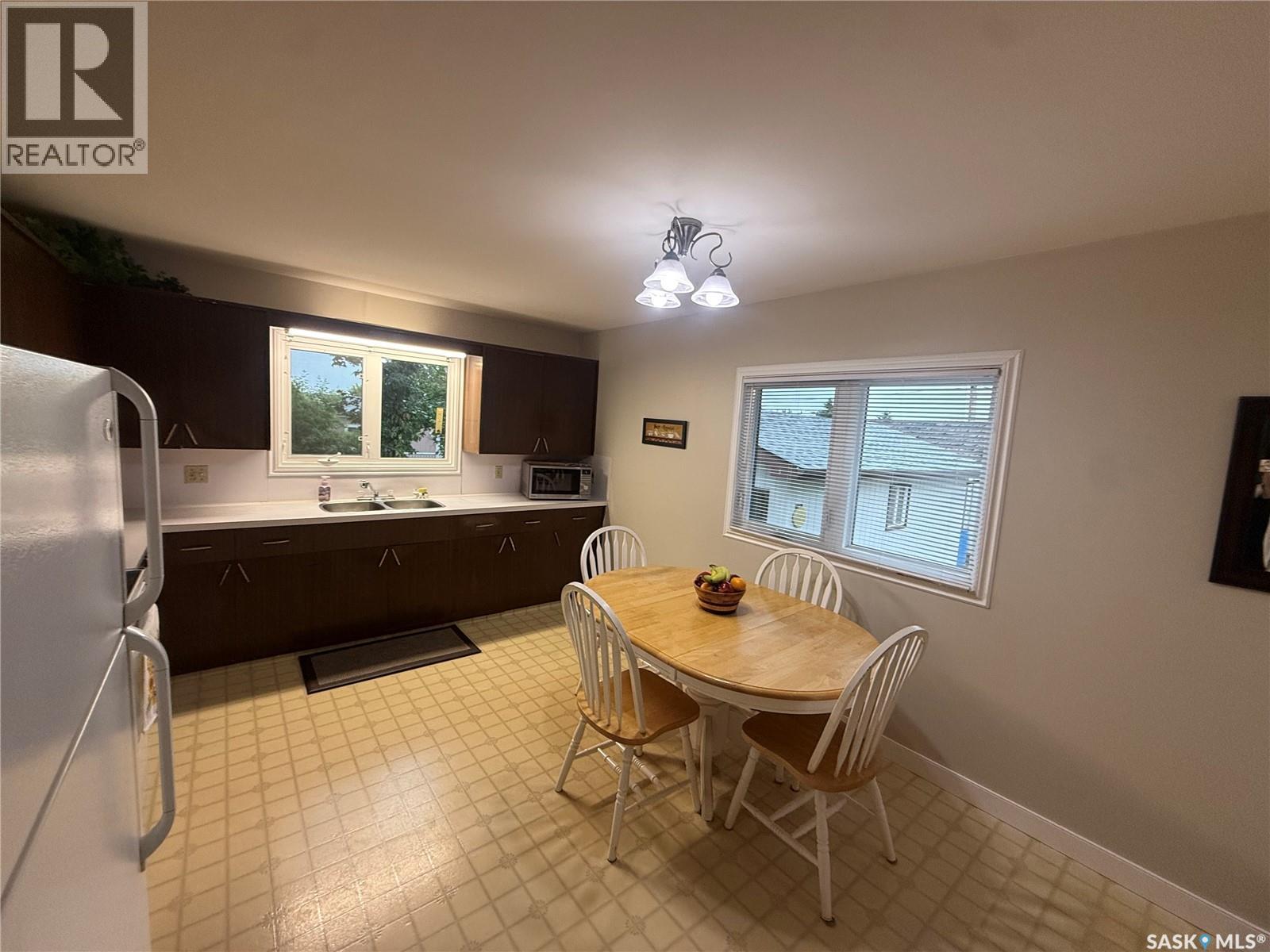214 Brian STREET - 4
