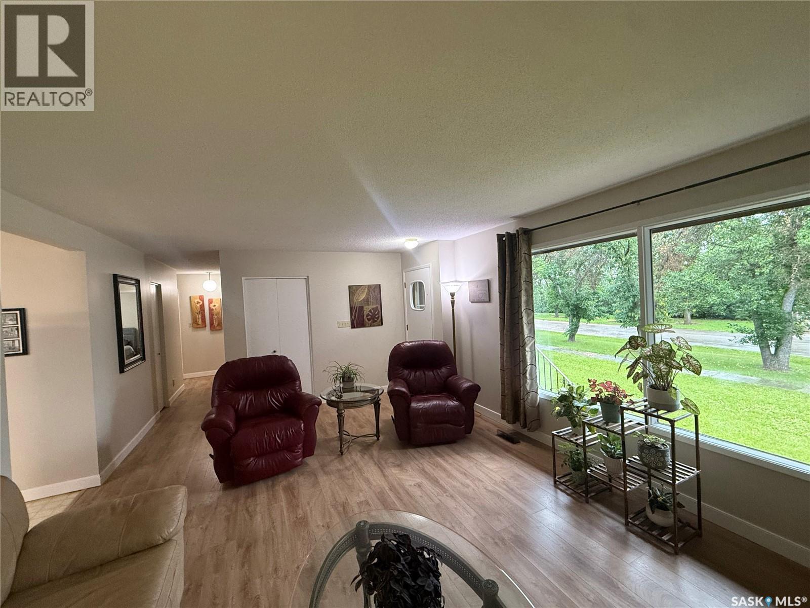 214 Brian STREET - 7