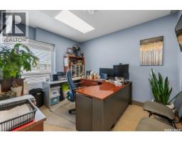405 Broad Street, Regina, SK S4R1X4 Photo 8