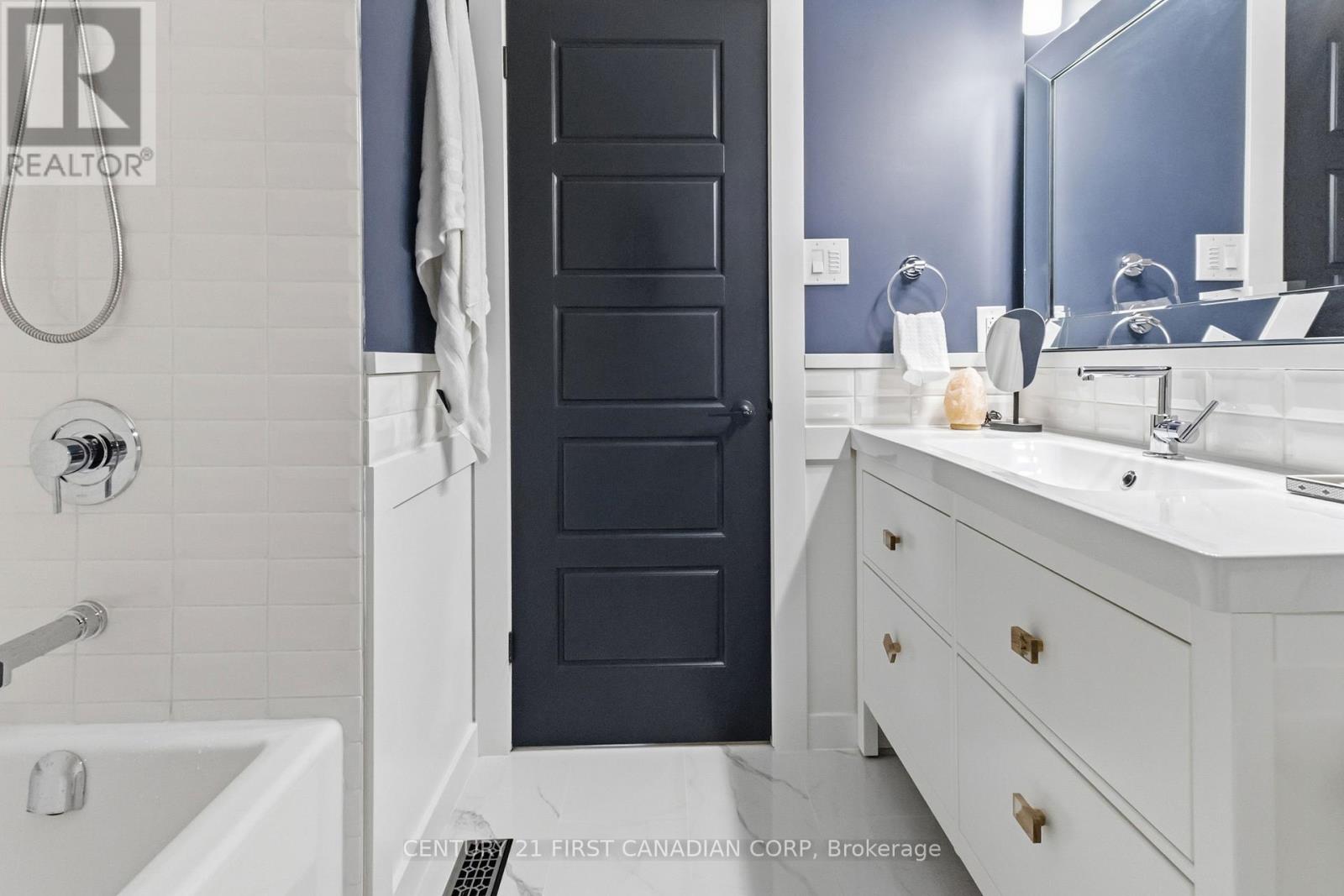 30 TRAPPER STREET - Image 27