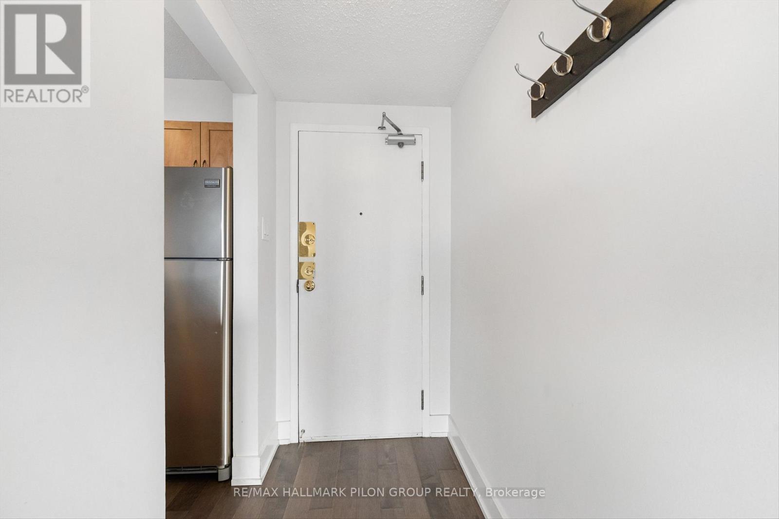 #902 154 NELSON STREET - 19