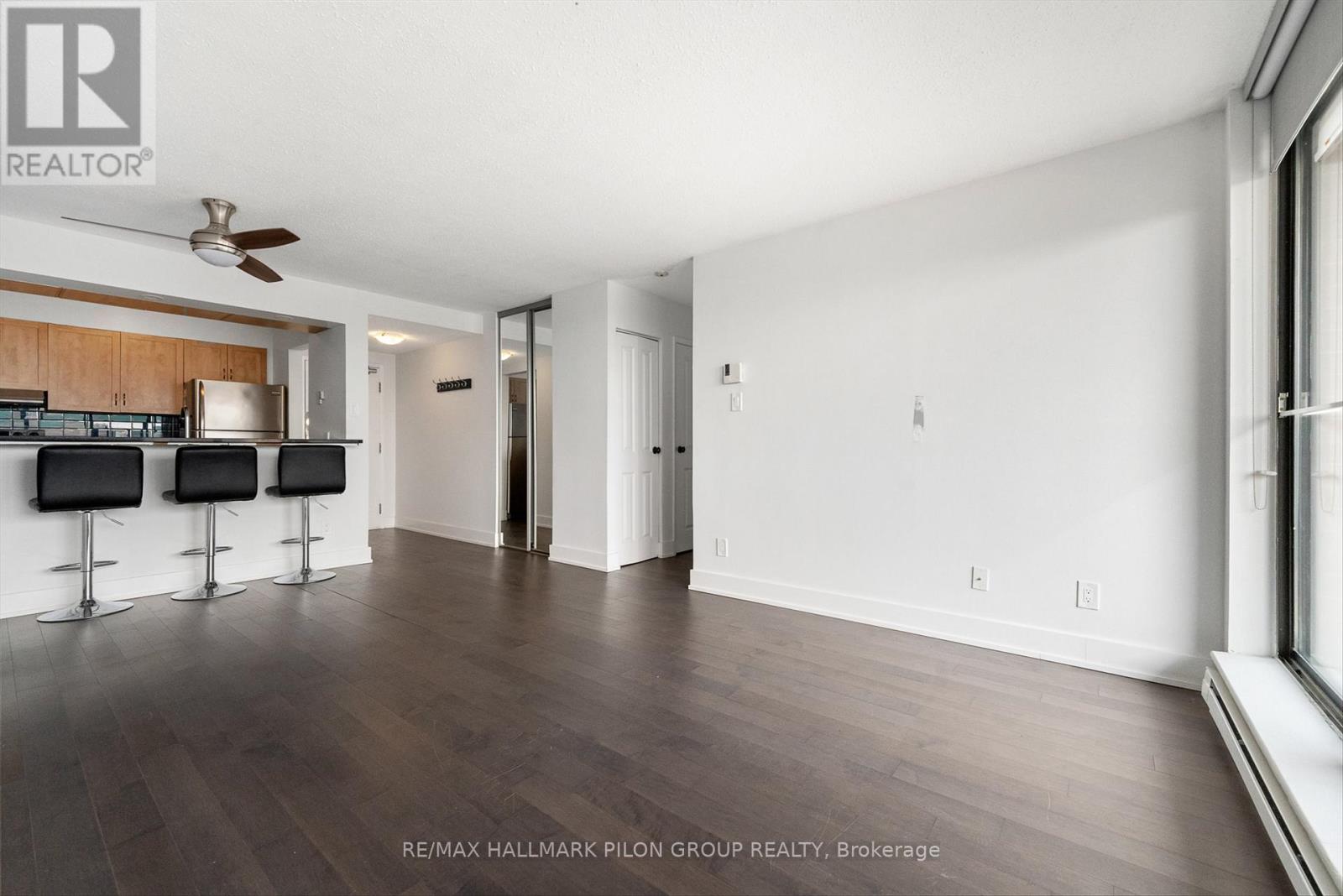 #902 154 NELSON STREET - 7