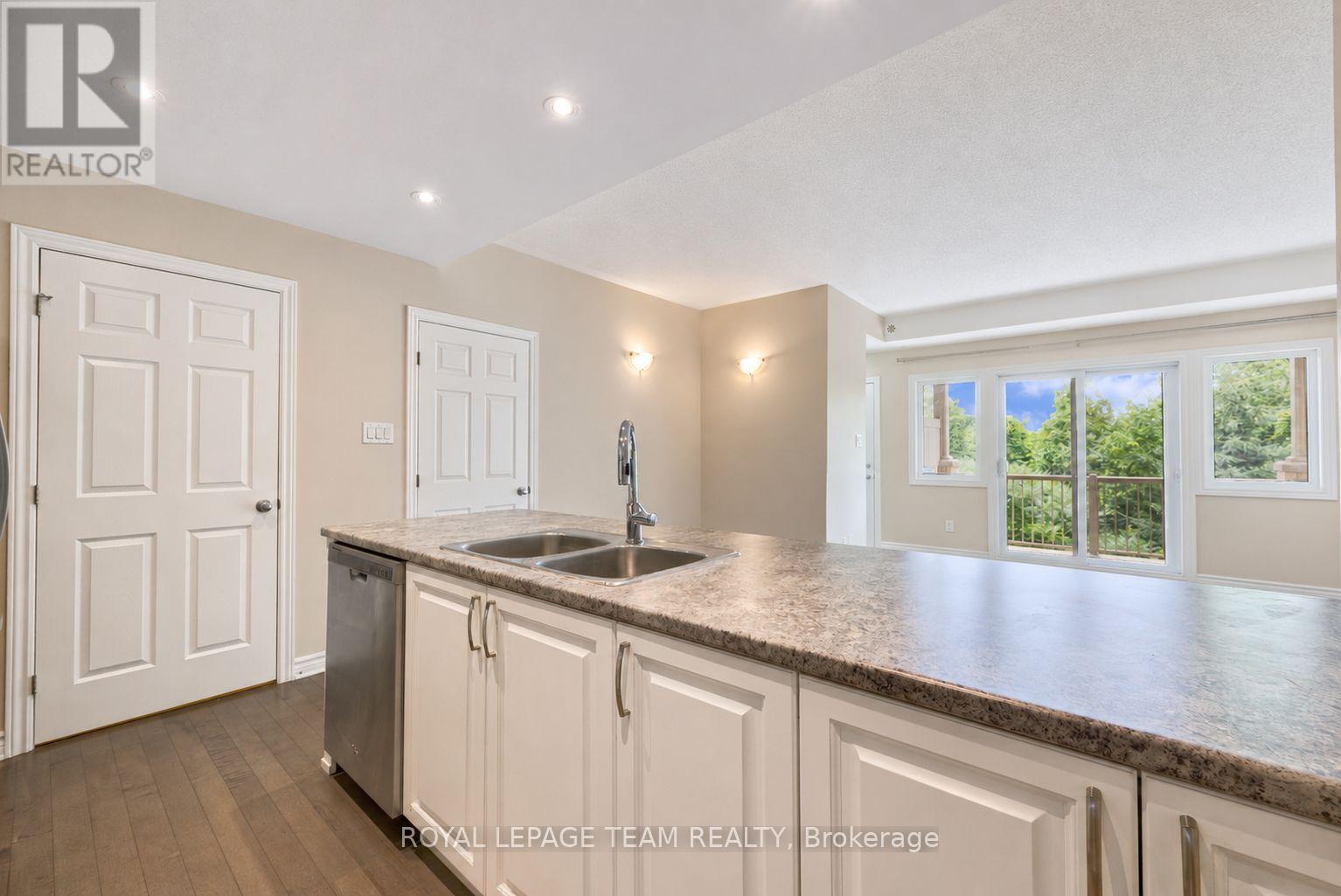 1 Bed, 1 Bath House for Sale in Ottawa – I – 366 WOOD ACRES GROVE, Ottawa – MLS# X13536622 - Image 10
