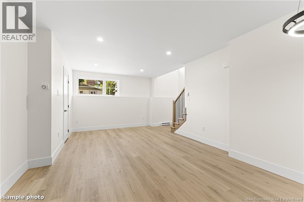 47 Mansfield - Image 25