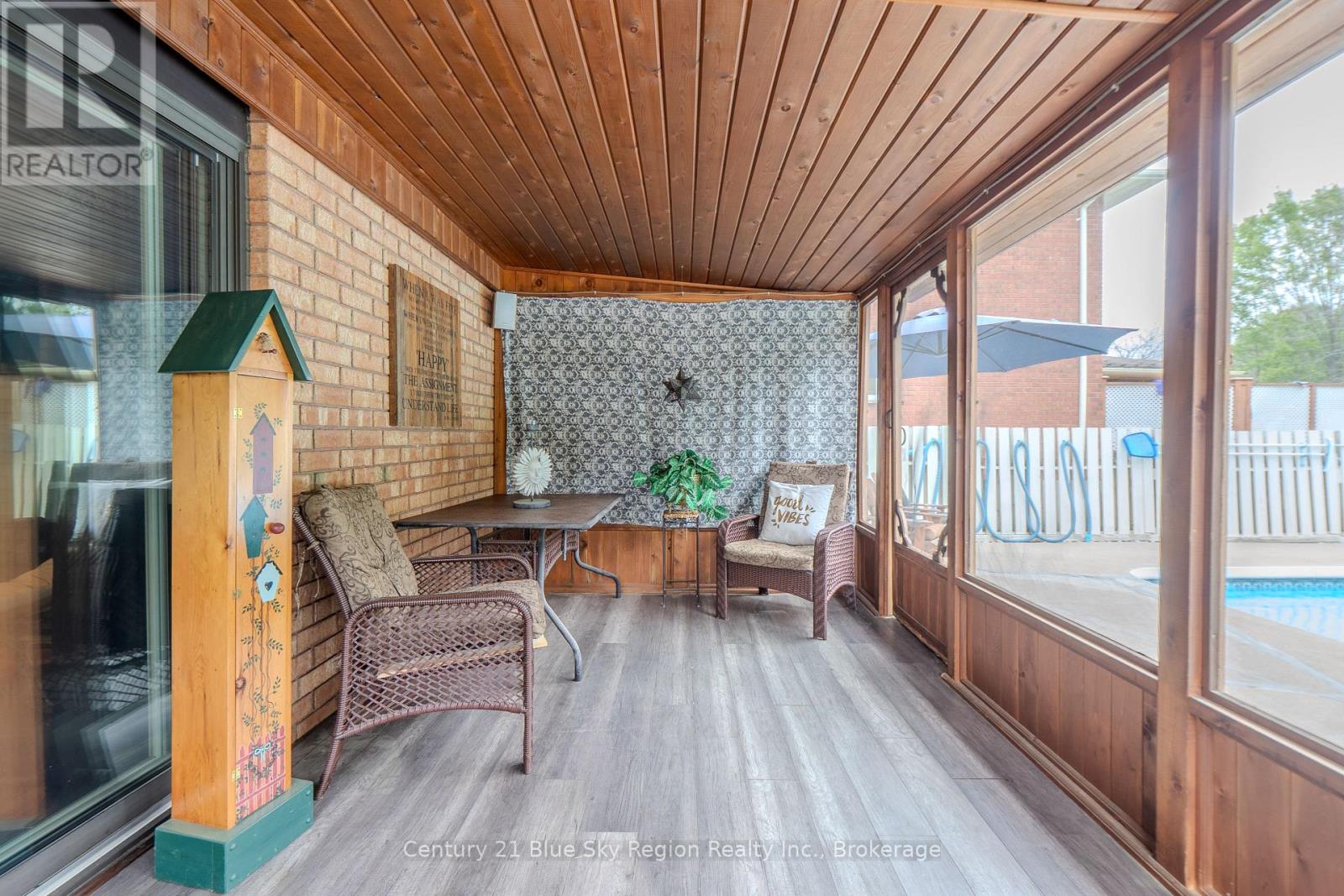 87 LABRECHE DRIVE - 38