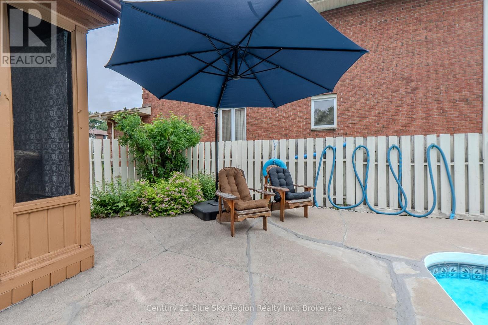87 LABRECHE DRIVE - 40