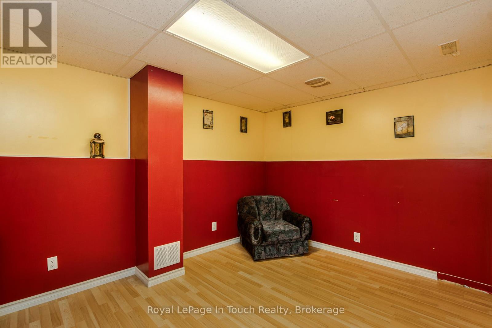 817 BIRCHWOOD DRIVE - 14