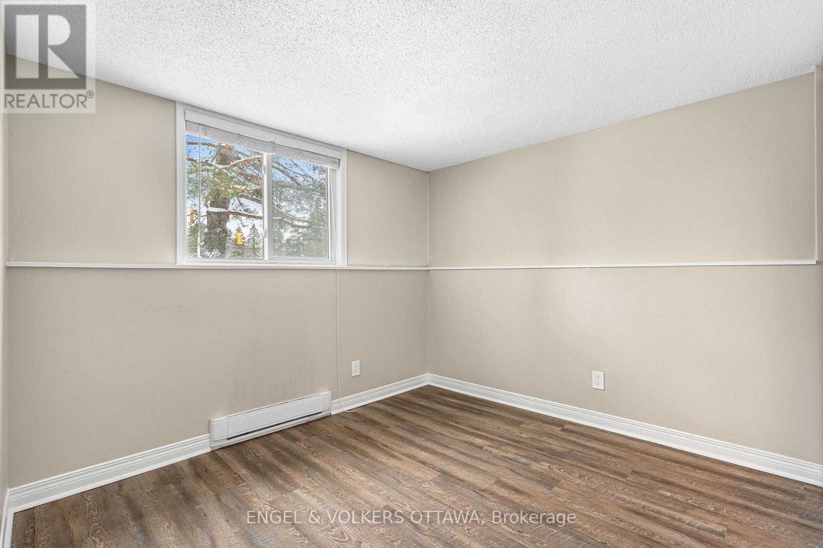 #109 6532 BILBERRY DRIVE - 21