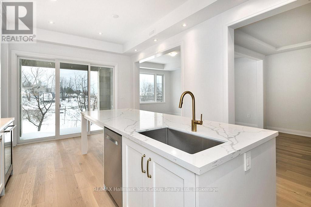 5-11 BAY STREET E - 16