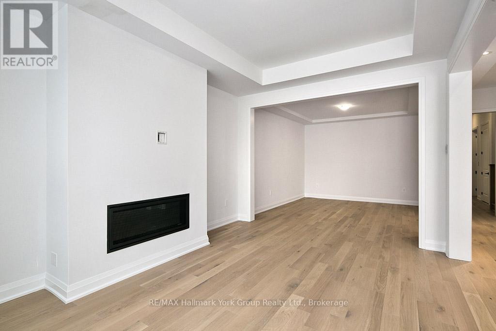 5-11 BAY STREET E - 18