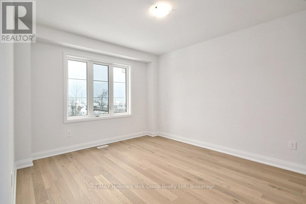 5-11 BAY STREET E - 33