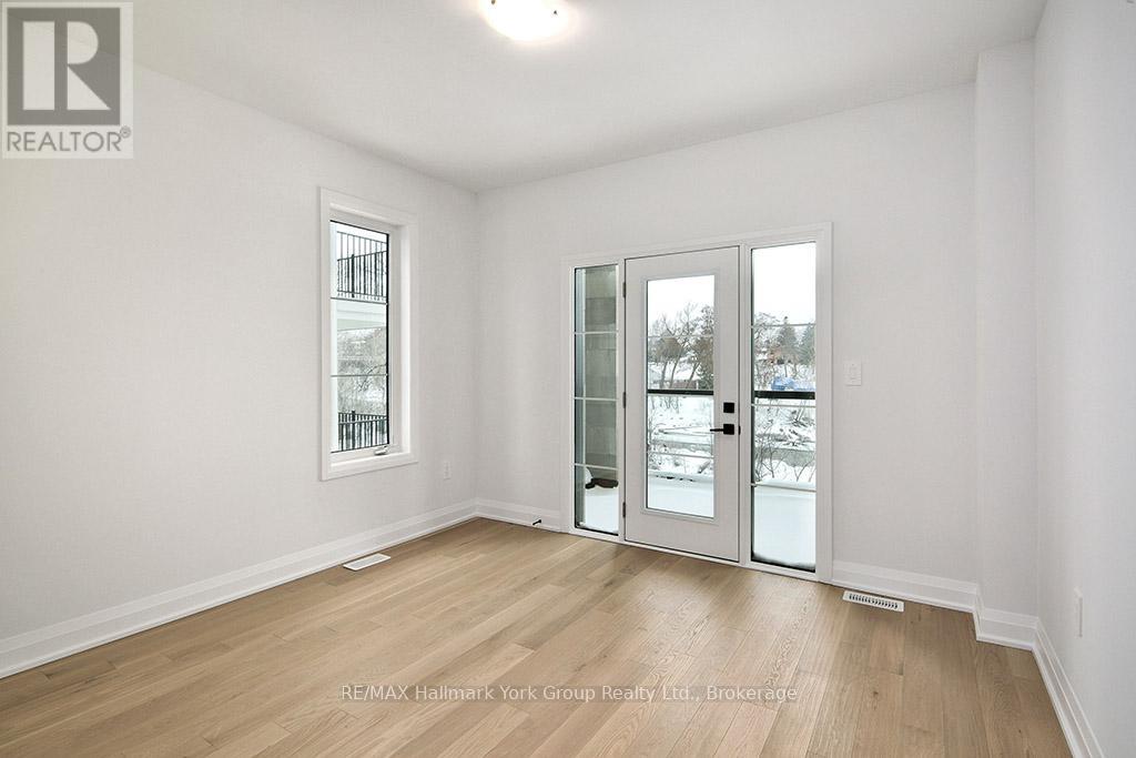 5-11 BAY STREET E - 38