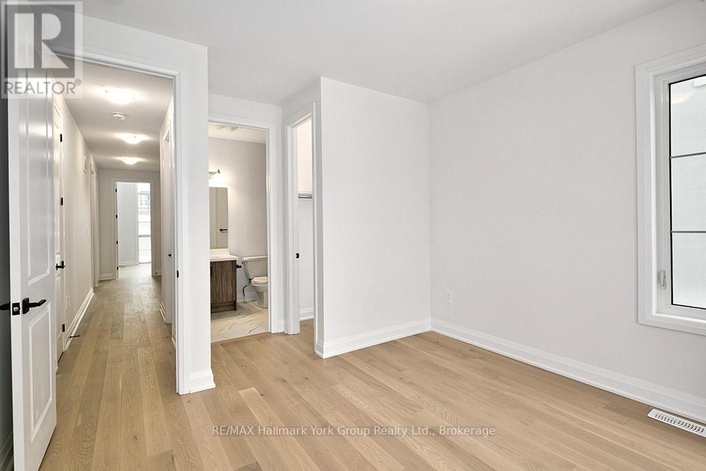 5-11 BAY STREET E - 39