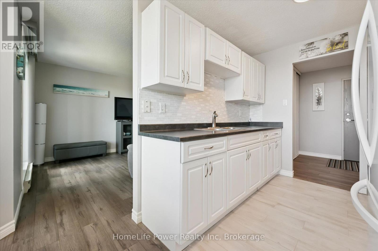 #403 200 JAMIESON PARKWAY - 22
