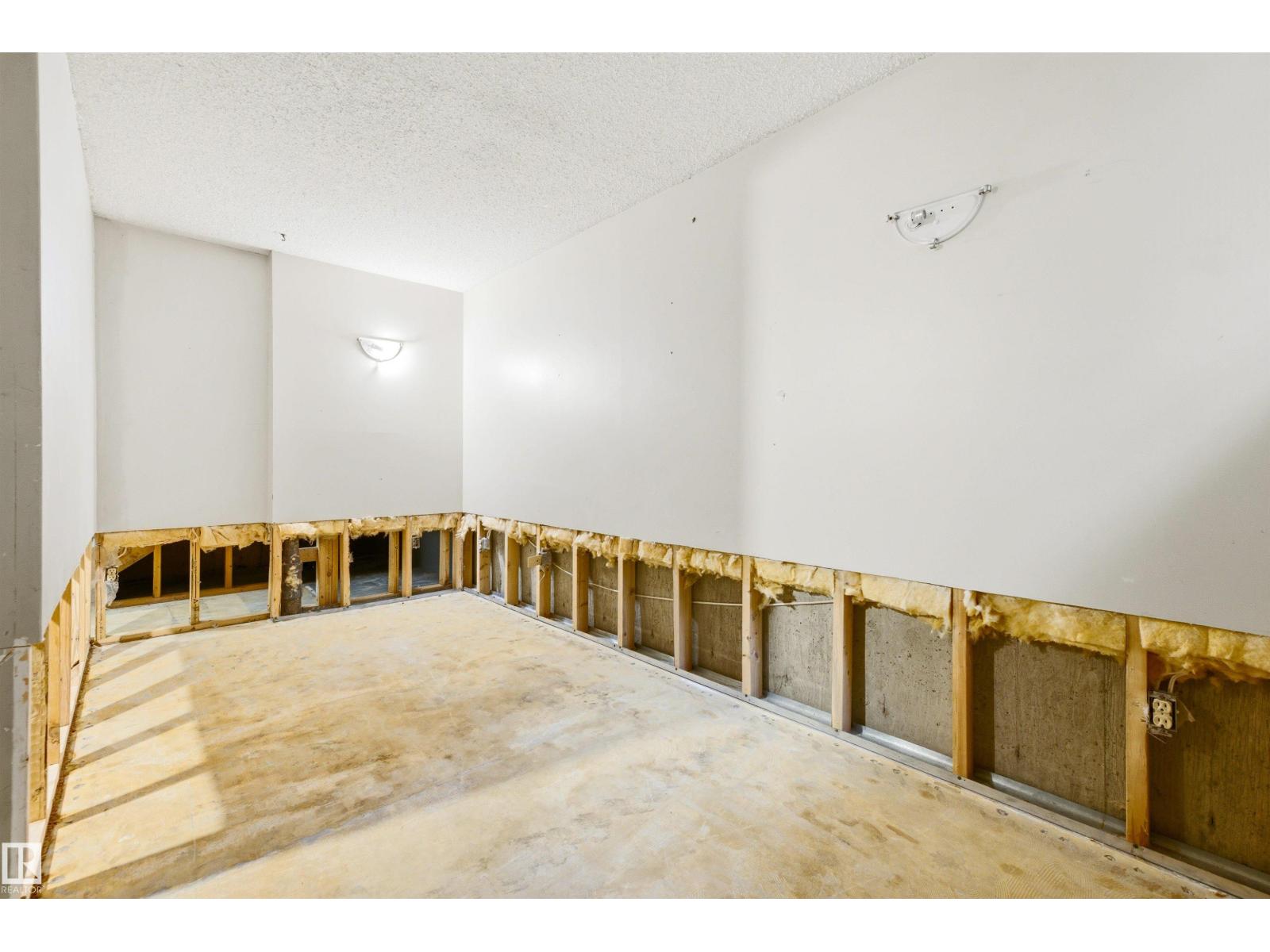 2345 139 AV NW - 28