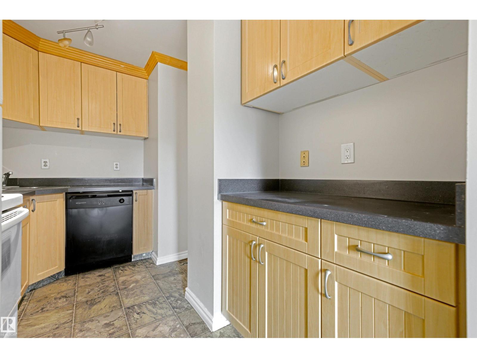 2345 139 AV NW - 19