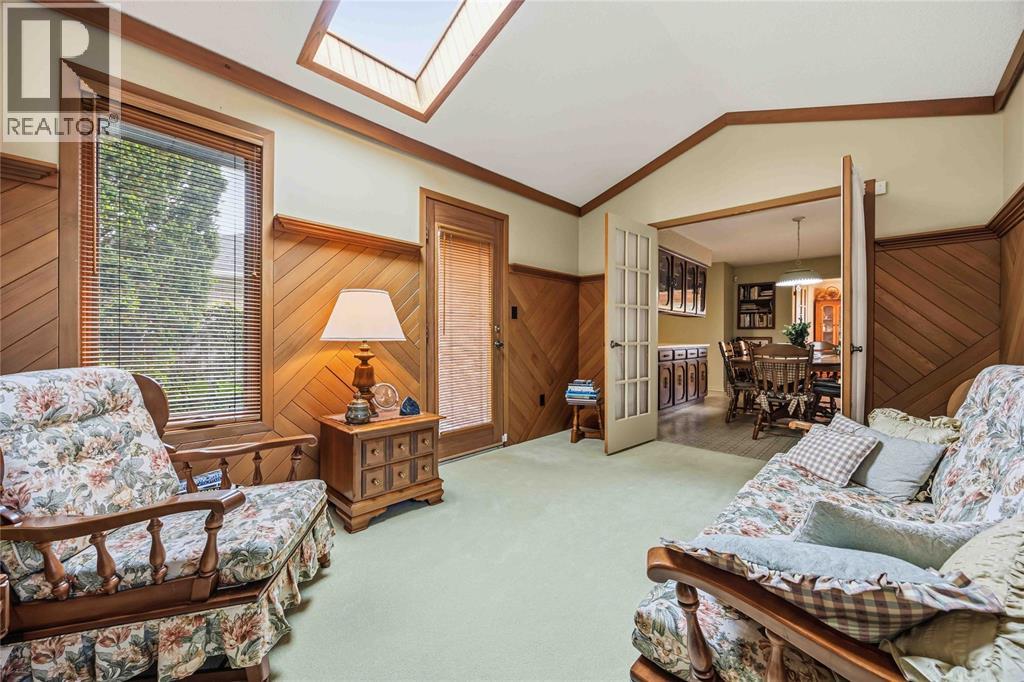 632 ESSER CRESCENT - 17