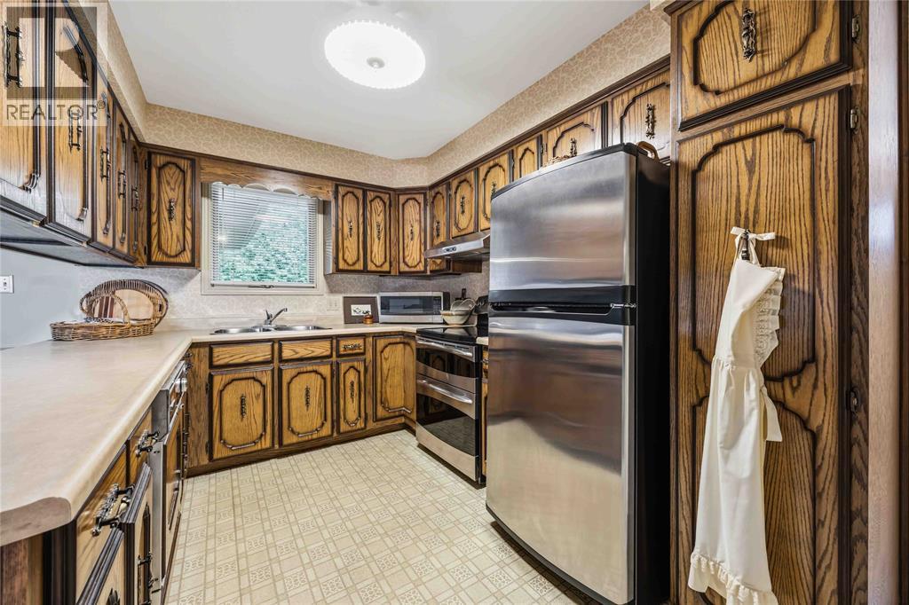 632 ESSER CRESCENT - 20