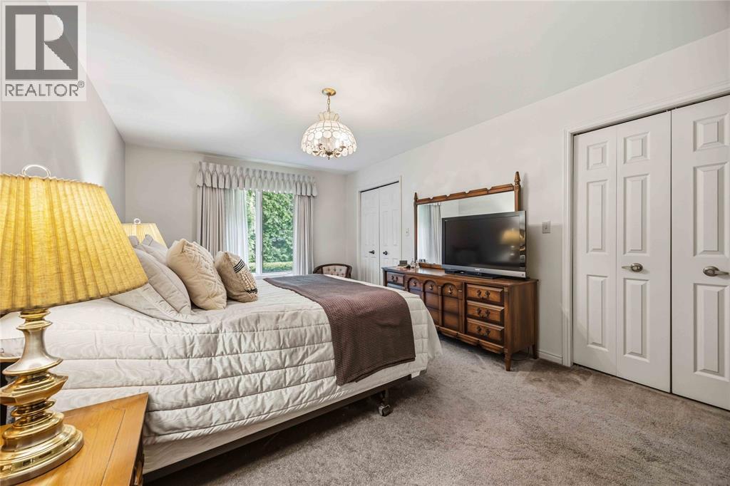632 ESSER CRESCENT - 23