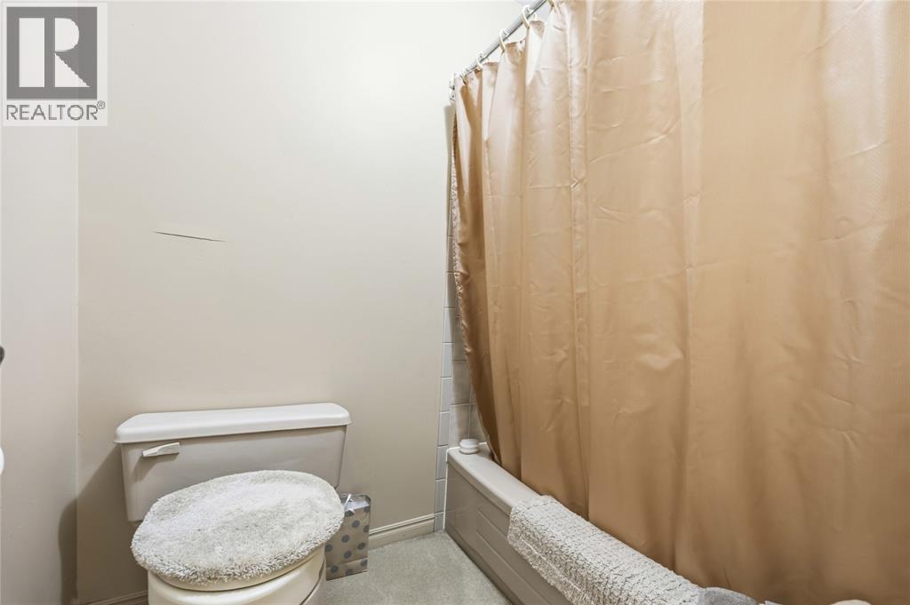 632 ESSER CRESCENT - 26