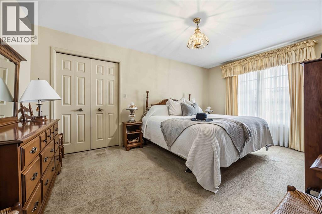 632 ESSER CRESCENT - 27