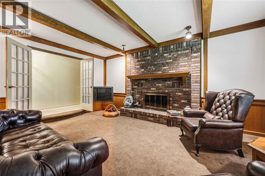 632 ESSER CRESCENT - 13
