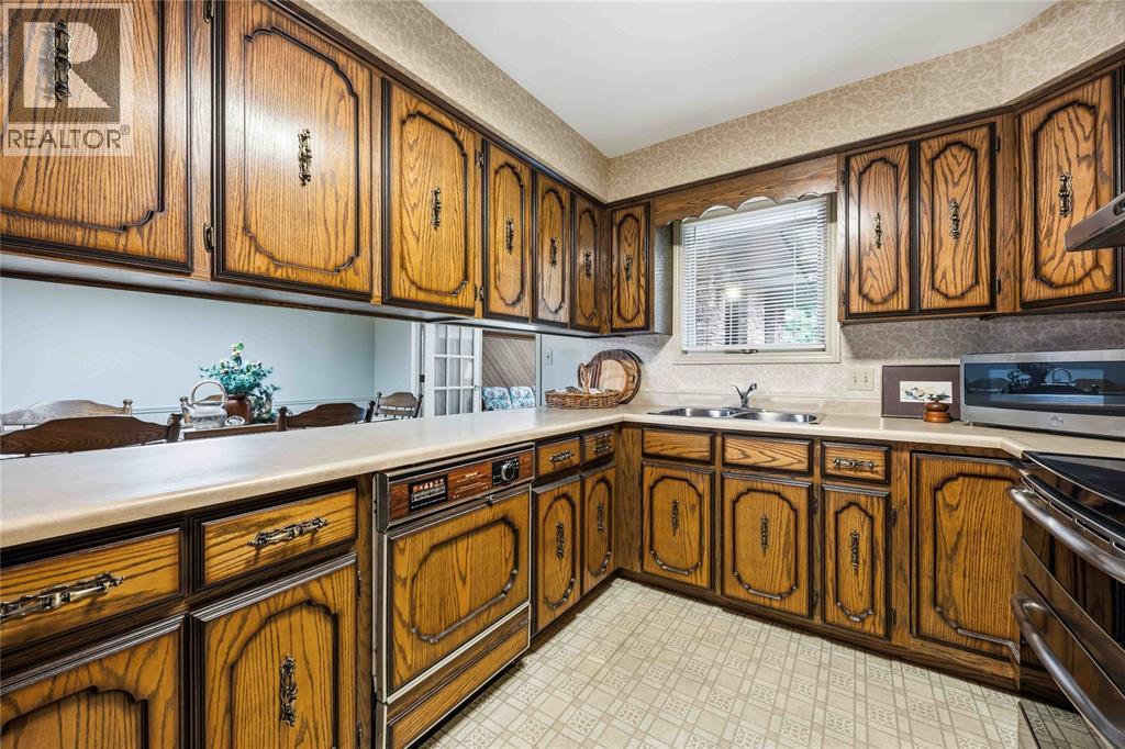 632 ESSER CRESCENT - 21
