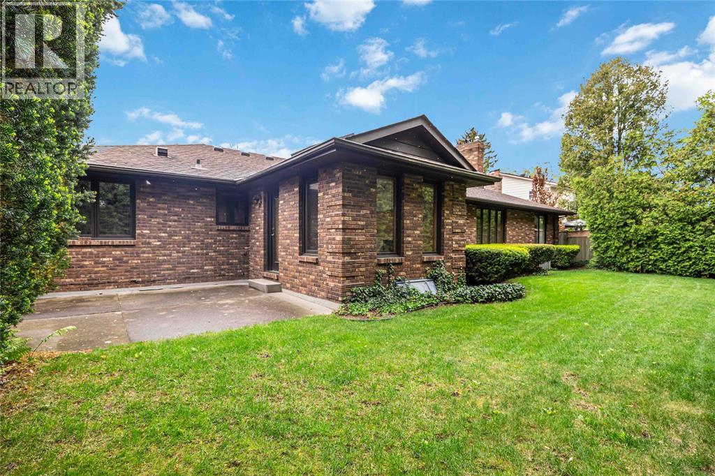 632 ESSER CRESCENT - 6