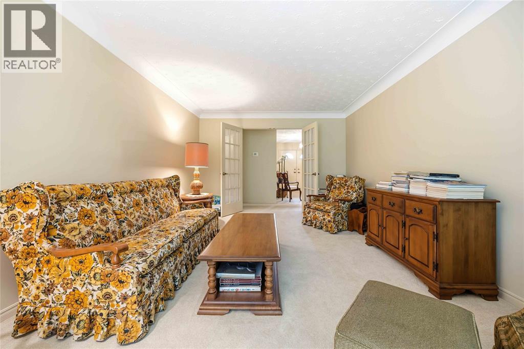 632 ESSER CRESCENT - 11