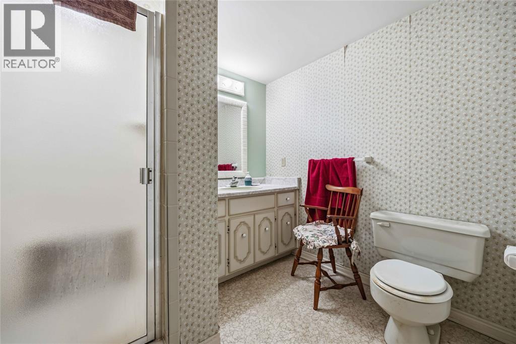 632 ESSER CRESCENT - 35