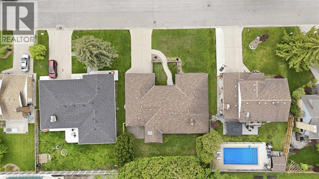 632 ESSER CRESCENT - 37