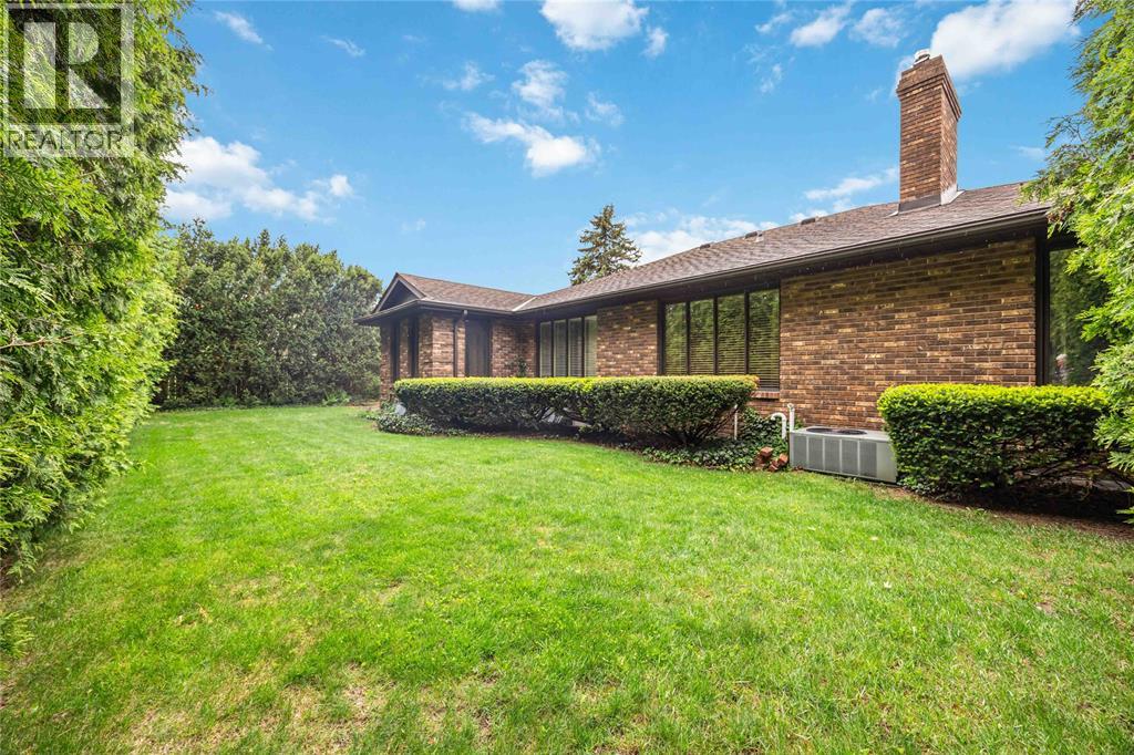632 ESSER CRESCENT - 7