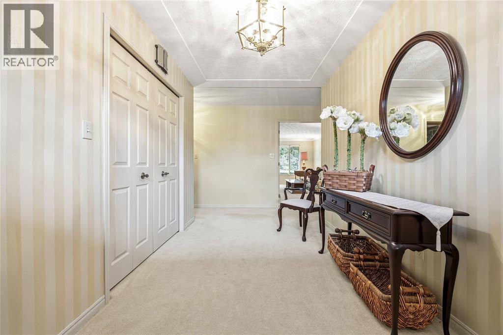 632 ESSER CRESCENT - 8
