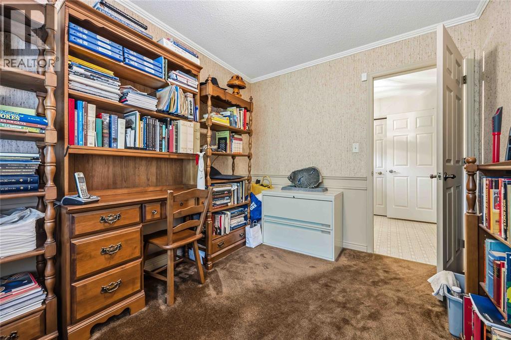 632 ESSER CRESCENT - 32