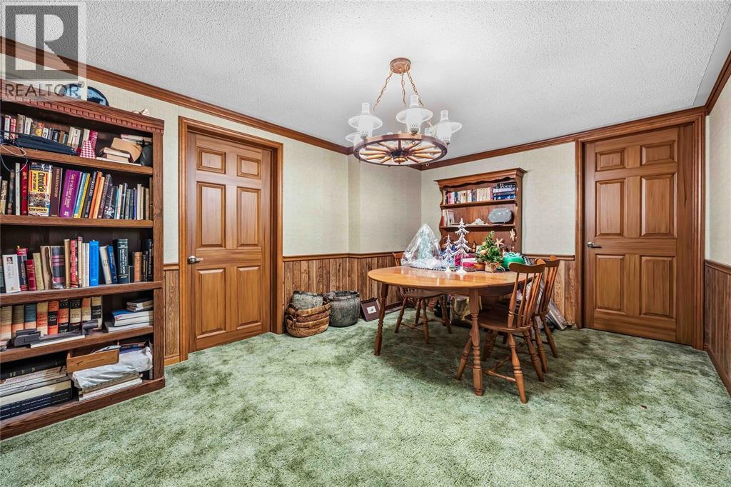 632 ESSER CRESCENT - 33