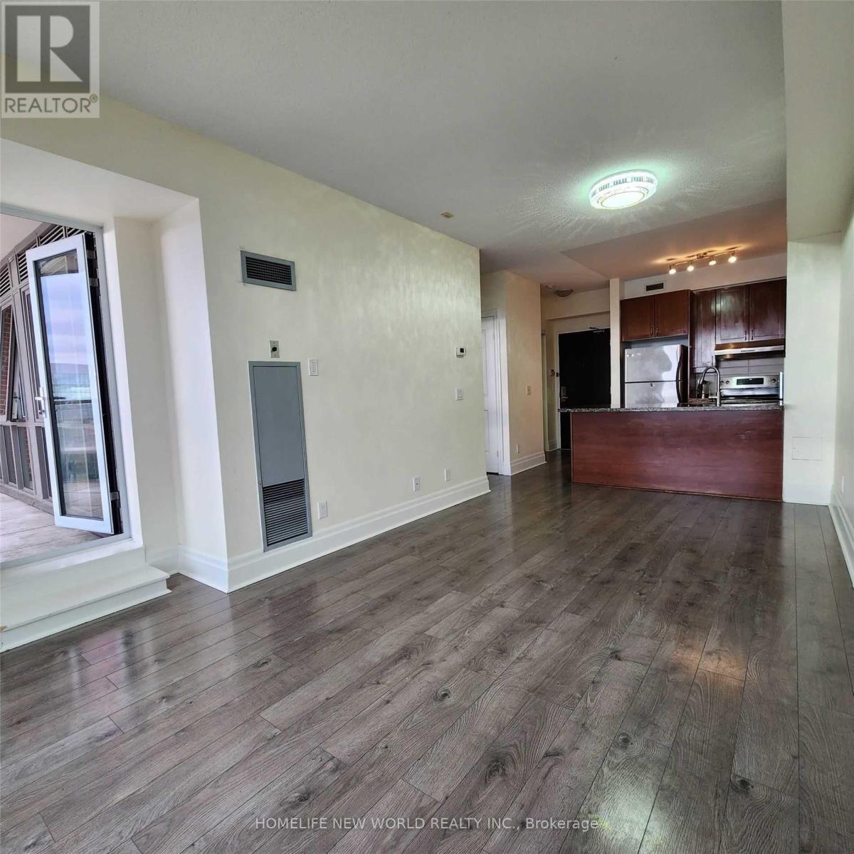 #507 39 UPPER DUKE CRESCENT - 10