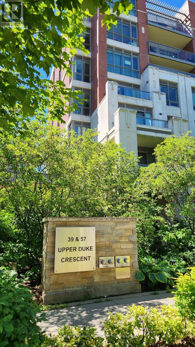 #507 39 UPPER DUKE CRESCENT - 2