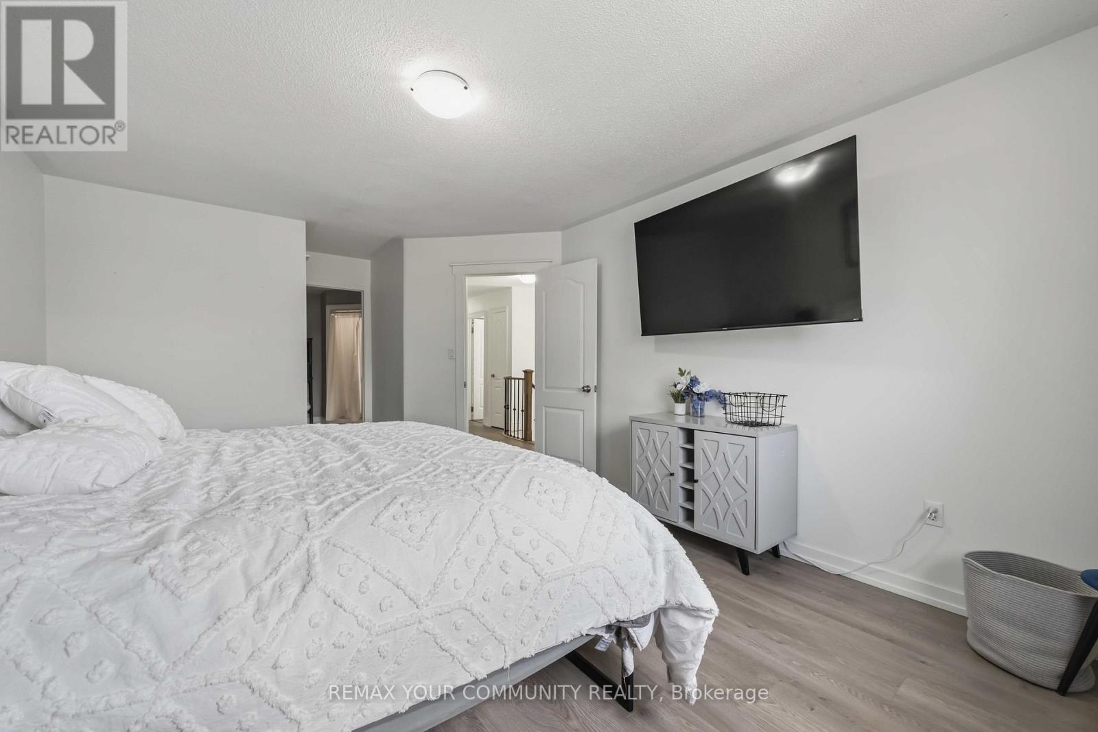 56 HIRST AVENUE - 27