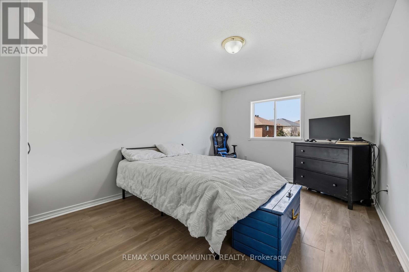 56 HIRST AVENUE - 32