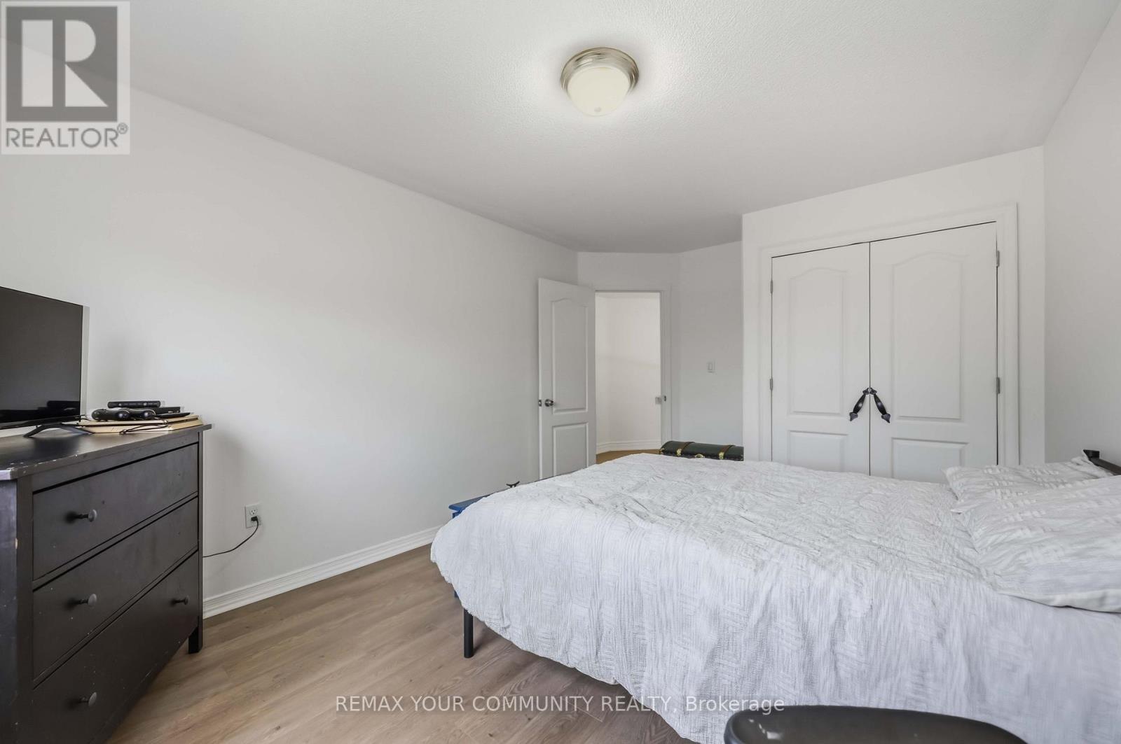 56 HIRST AVENUE - 33